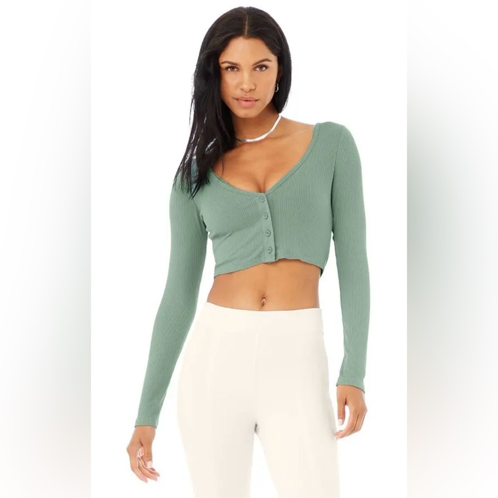 Alo Yoga Ribbed Cropped Whisper Cardigan Top in Soft Seagrass, Size S